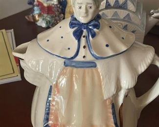 Shawnee Granny Teapot