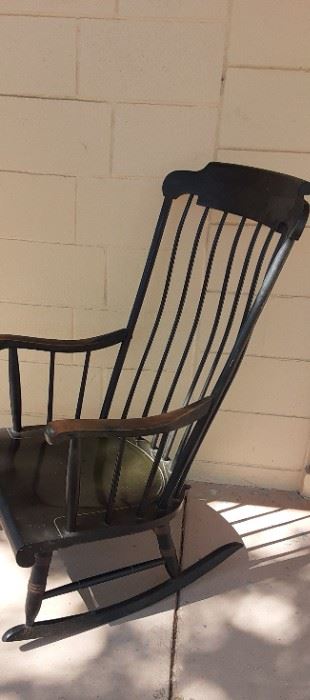 Rocker from about the 1920s.  Good condition.  