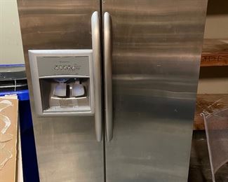 Kenmore side by side Fridge