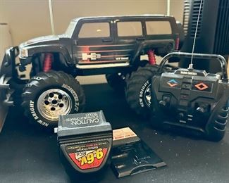 New Bright Remote Control Hummer H3 with Battery Charger and Remote Control,  Working.