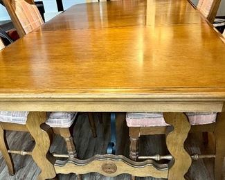 Beautiful Mid-Century Dining Room Set include Dining Table and 6 Dining Chairs.