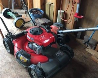 Craftsman self propelled push mower 22"