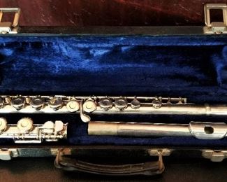 Wonderful flute in padded case