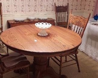 Solid Oak Clawfoot Dining Table - Expands out  w/ 2 leaves - w/ Four Chairs