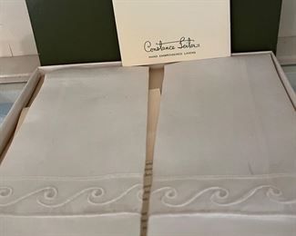 Dining Room
A set of Constance Leiter hand towels 
New Never Used.