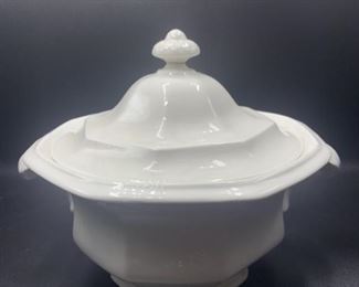 Iroquis Museum White Round Covered Vegetable 1/3