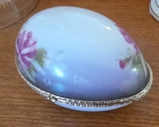 Limoges trinket egg