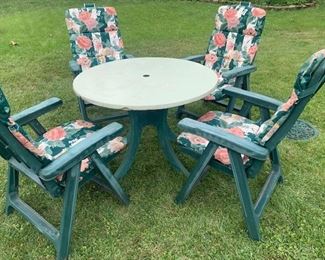 Round Patio Table With 4 Chairs, Cushions, and Umbrella
