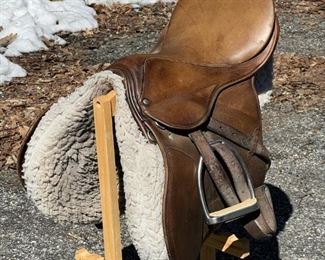 Joh’s Stübben Krefeld Saddle With Case
