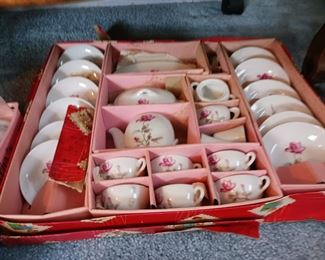 Vintage child's tea set