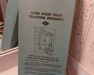 Over door head traction ensemble vintage