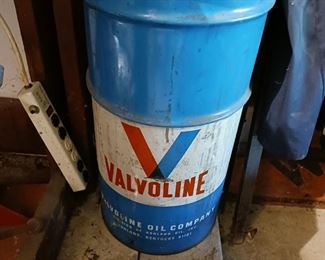 Valvoline 15 gallon oil drum