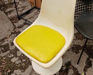 Mid century yellow pedistal chair