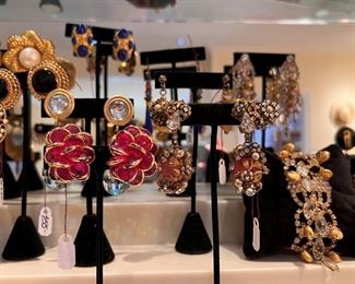 Fine costume jewelry!  Rebecca Collins, Lagos, David Yurman, Slane & Slane, Lunch At The Ritz, Michael Dawkins, Foree Hunsiker, D.L. Garcia, Jan Leslie, Jondell, Kenneth Jay Lane, Butler & Wilson, Escada, Inna Cytrine Paris, Dominique Aurientis, Malcolm Morris, SAL, Lalique, Richard Kerr, Montblanc, Masha Archer and so much more!