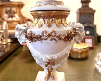 Tiny French porcelain