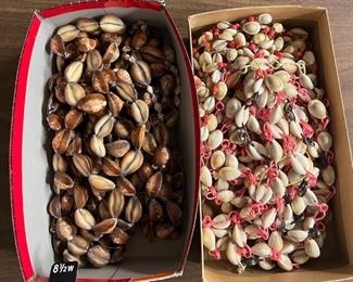 SJP138- Shell Necklaces & Strands Of Shells