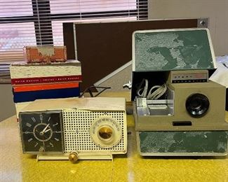 SJP205- Vintage Argus Slide Projector, Radio & Cigar Boxes