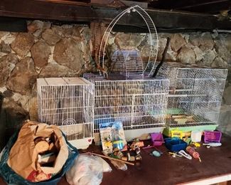 SJP236 - Bird Cages, Accessories and Toys Lot