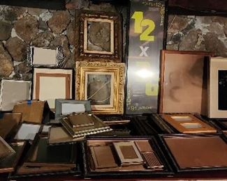 SJP238 - Large Lot of Assorted Picture Frames - Many Sizes and Styles