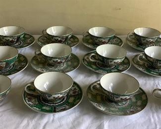 SJP503 Japanese Gold Imari Porcelain Teacups & Saucers 