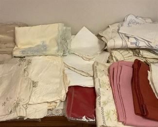 SJP528 Vintage Table Linens