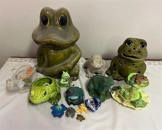 SJP529- Decorative Ceramic Frogs