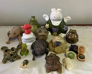 SJP532- Decorative Frogs