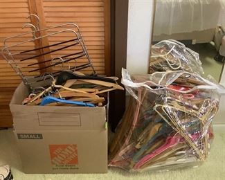 SJP537 Mystery Lot Of Hangers Including Vintage Hawaii Hangers