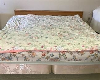 SJP544 King Size Bed Set With Wooden Headboard