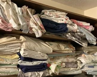 SJP545 Mystery Lot Of Various Bedding Linens 