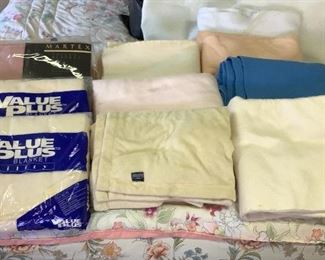 SJP548 Mystery Lot Of Blankets