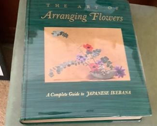 SJP591 "THE ART OF ARRANGING FLOWERS" Complete Guide to Japanese Ikebana by Shozo Sato Book
