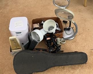 SJP651- Vintage Cameras & Household Goods