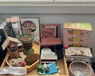 SJP652- Vintage Decor & Accessories 