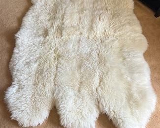 SJP690- Large New Zealand Sheep Skin Rug