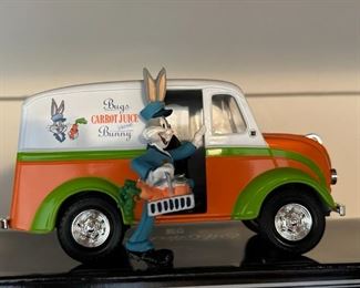 Warner Brothers ERTL Bugs Bunny 1950 DIVCO Delivery Truck 