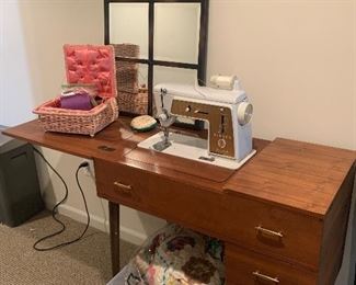 Beautiful clean mid century modern sewing machine 