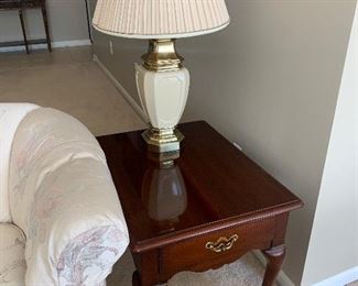 Thomasville end table, lamp 