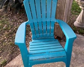 Fix up your spring sitting area with these great teal blue chairs. We even have 4 of them.
