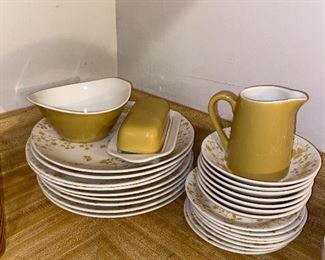 I don’t know what the pattern name is for these dishes but I still love them!