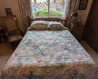 Wood Headboard Metal Frame Full Size Bed and Bedding