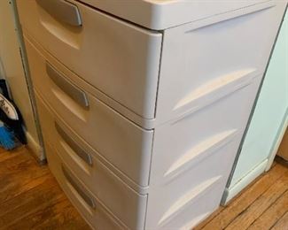 Rubbermaid storage