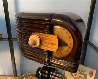 Bakelite Zenith radio