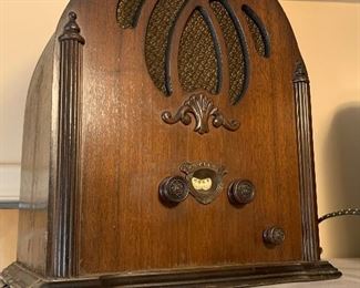 Silvertone Cathedral Tube Radio