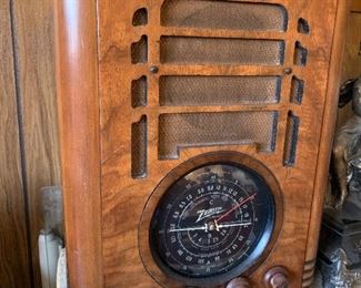 Zenith tube radio