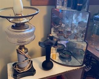 Vintage mirrored corner display