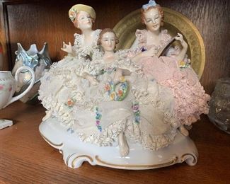 Lace ladies figurine 