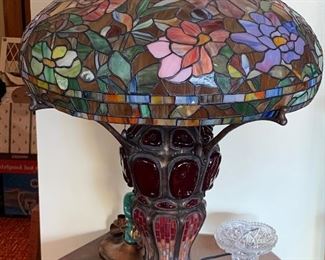 Tiffany style table lamp