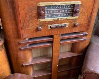 General Electric console tube radio
