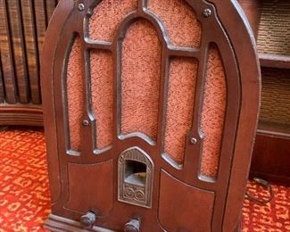 RCA Victor tube radio